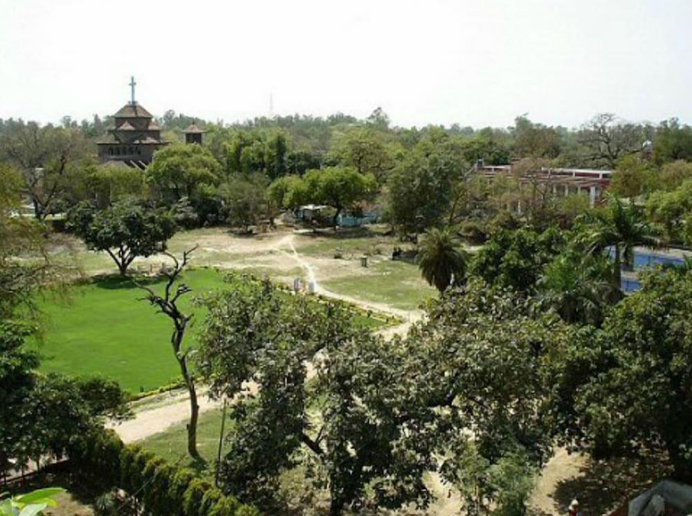 Hotel Vaibhav Varanasi Ngoại thất bức ảnh