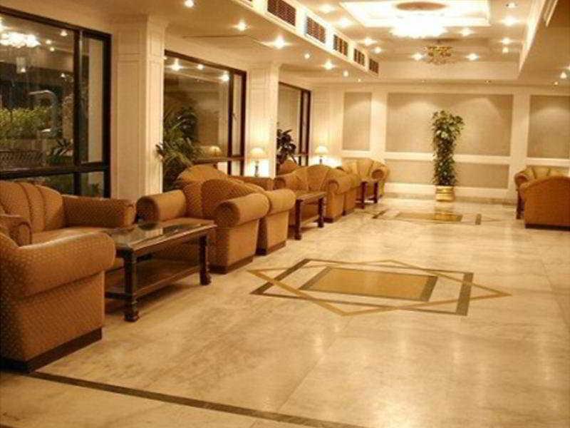 Hotel Vaibhav Varanasi Ngoại thất bức ảnh