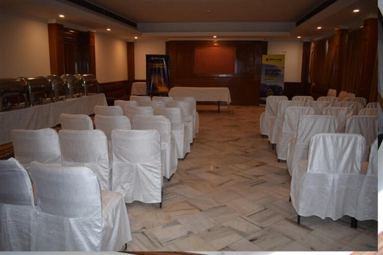 Hotel Vaibhav Varanasi Ngoại thất bức ảnh